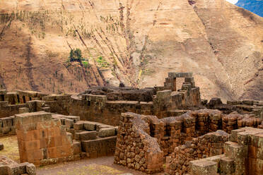 Pisaq-Ruinen, Heiliges Tal, Peru, Südamerika - RHPLF33440
