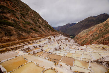 Salzbergwerke von Maras (Salineras de Maras), Peru, Südamerika - RHPLF33467