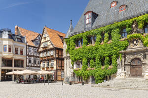 Marktplatz mit Rathaus, Quedlinburg, Harz, Sachsen-Anhalt, Deutschland, Europa - RHPLF33491