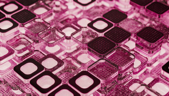 Futuristische Mikrochip-Schichten mit leuchtendem rosa Licht - JPF00493