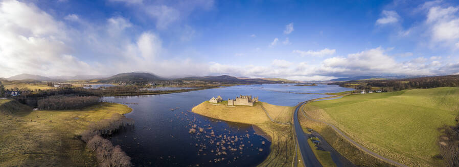 UK, Scotland, Ruthven, Aerial panorama of Ruthven Barracks and surrounding lake - SMAF02752