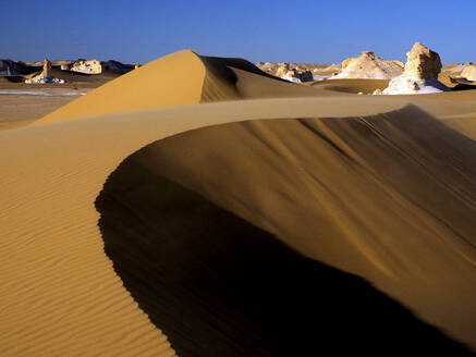 Kalksteinfelsen in der Wüste Sahara bei Sonnenuntergang, Ägypten - DSGF02528