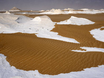 White limestone rock formations in Sahara desert, Egypt - DSGF02535