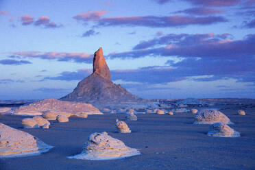 Limestone rock formations in sand of Sahara desert at dusk, Egypt - DSGF02543