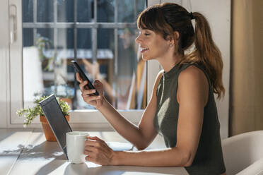 Woman at the office, Barcelona, Spain - JSRF02978