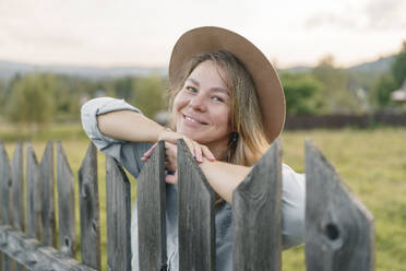 Portrait of a happy farmer girl - VBUF00544