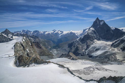 Luftaufnahme der majestätischen Schweizer Alpen, Zermatt, Schweiz. - AAEF28148