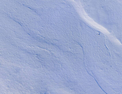 Luftaufnahme einer ruhigen, stillen Winterlandschaft in Russland. - AAEF28207