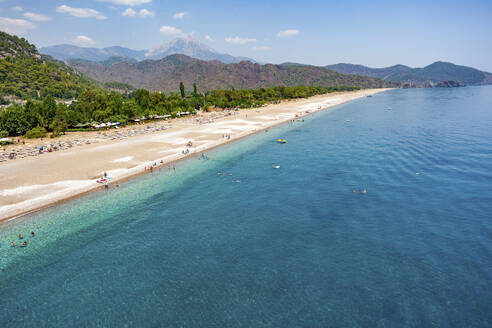 Luftaufnahme von Olympos und dem Strand von Cirali, Antalya, Türkei. - AAEF28214