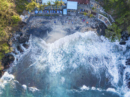 Luftaufnahme des Blue Lagoon Beach, Padang Bai, Karangasem, Bali, Indonesien. - AAEF28275