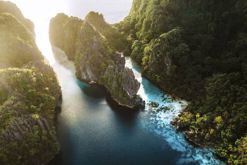 Luftaufnahme von Big Lagoon, El Nido, Palawan, Philippinen. - AAEF28320