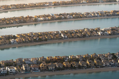 Luftaufnahme von Dubais luxuriösem Stadtteil Palm Jumeirah, Dubai, Vereinigte Arabische Emirate. - AAEF28544