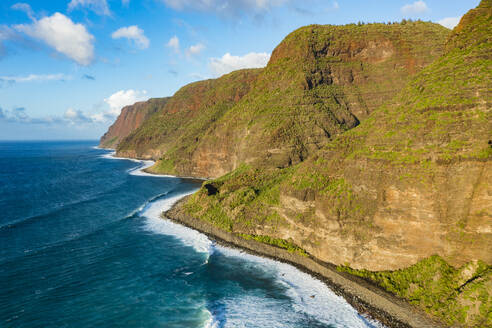 Drohnenansicht des Polihale State Beach, Kauai, Hawaii, Vereinigte Staaten. - AAEF28547