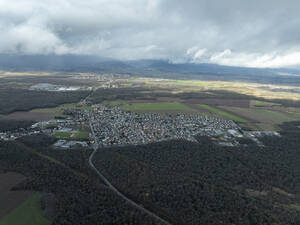 Luftaufnahme des Wohngebiets Kingersheim, Mülhausen, Elsass, Frankreich. - AAEF28894