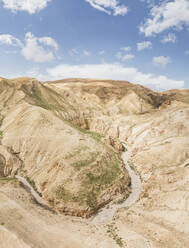 Luftaufnahme einer schönen trockenen Landschaft mit Bergformationen, Israel. - AAEF29368