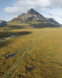 Luftaufnahme von Glencoe, Ballachulish, Schottland, Vereinigtes Königreich. - AAEF29648