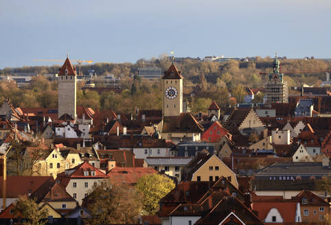 Germany, Bavaria, Regensburg, Houses in historic old town - JTF02417