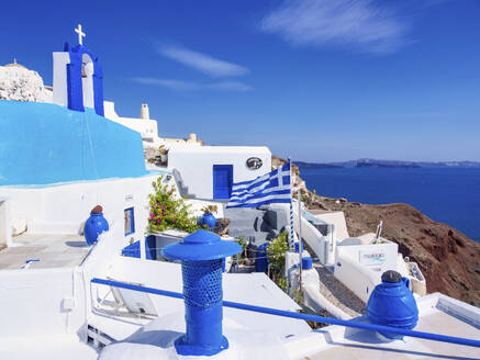 Kirche der Heiligen Apostel, Dorf Oia, Insel Santorin (Thira), Kykladen, Griechische Inseln, Griechenland, Europa - RHPLF33902